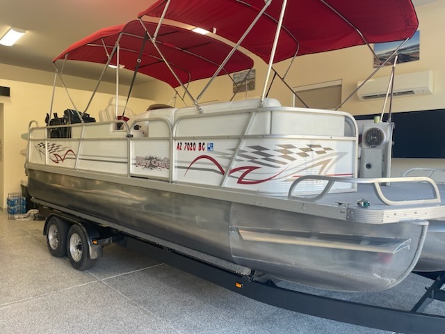 2000 22' Playcraft Tritoon 350